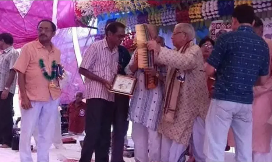 Felicitation by Padma Shri Chaturbhuj Meher at Bhulia Maha Sabha, Padampur